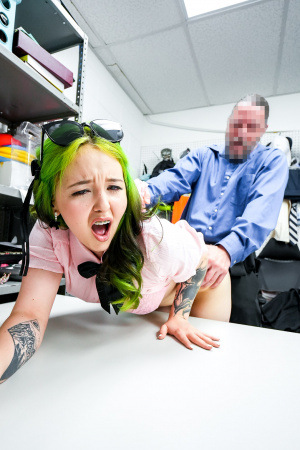 Fuck from an officer for petite thief Aveena Axel