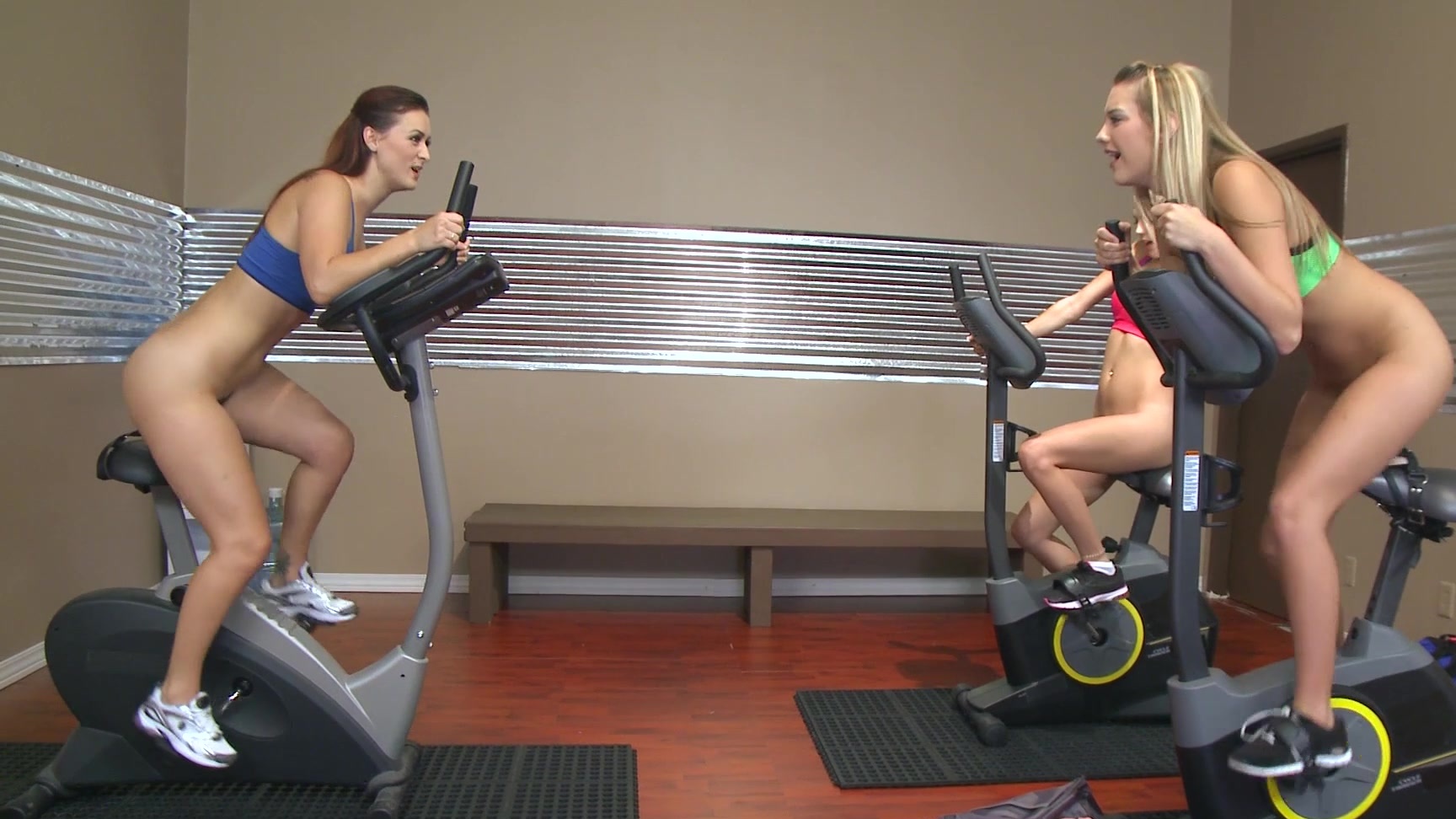 Dildo ride workout before lesbian threesome with Kenna James ...